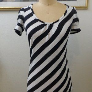Black & White Striped Short Sleeve Top